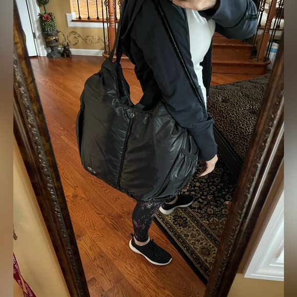 CHAMPION Trendy Luxury Chic LG Black with Pink Lining Puffer Tote Bag - Picture 6 of 16